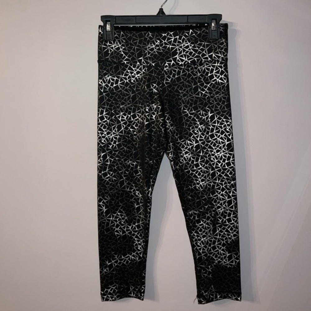 Black and silver geometric print leggings 90 degrees by reflex size XS